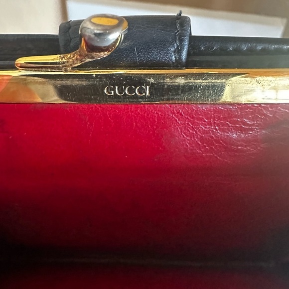 Gucci Horseshoe Black Leather Kiss Lock Wallet - Picture 11 of 12